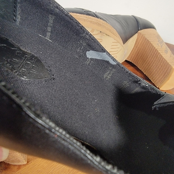 London Underground Black Leather Heeled Loafers With Zipper Accent Size 9 - Picture 15 of 17